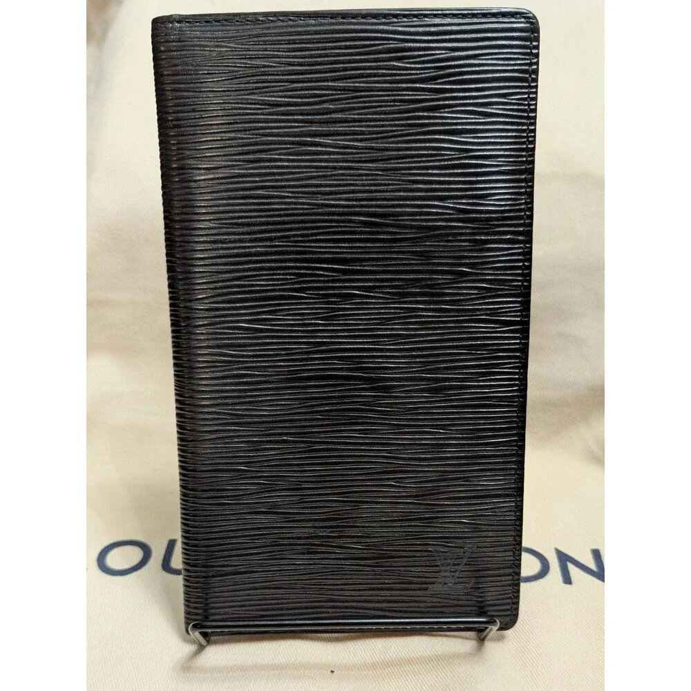 Louis Vuitton Epi Porte Carte Credit Bifold Wallet Passport Holder